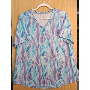 Reel Legends 1X Freeline Blue Purple Feather Pattern‎ Athletic V-Neck Blouse